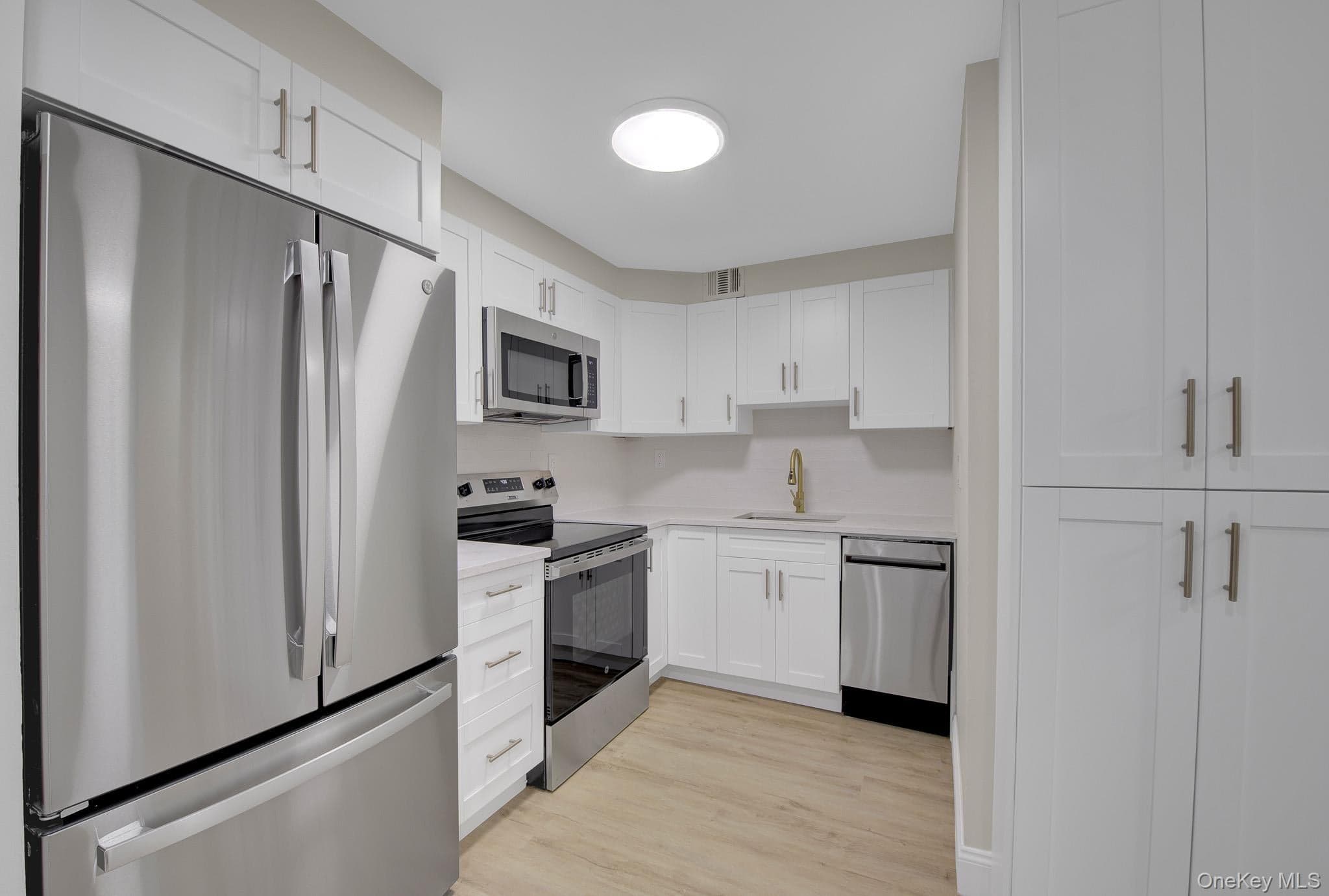 166-10 Powells Cove Boulevard Unit: 2C thumbnail 9