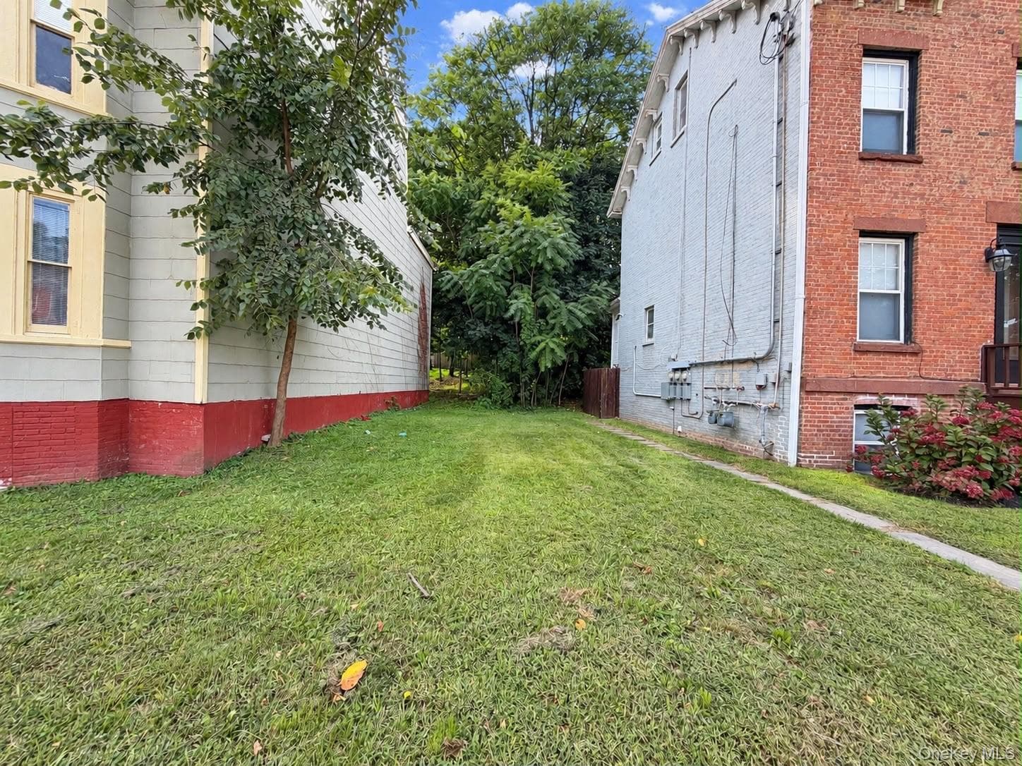 289 Grand Street thumbnail 4