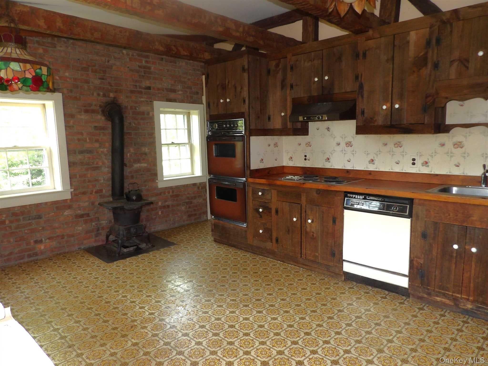 303 Hicks Hill Road thumbnail 18