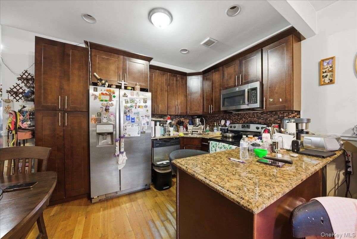1268 Findlay Avenue thumbnail 7