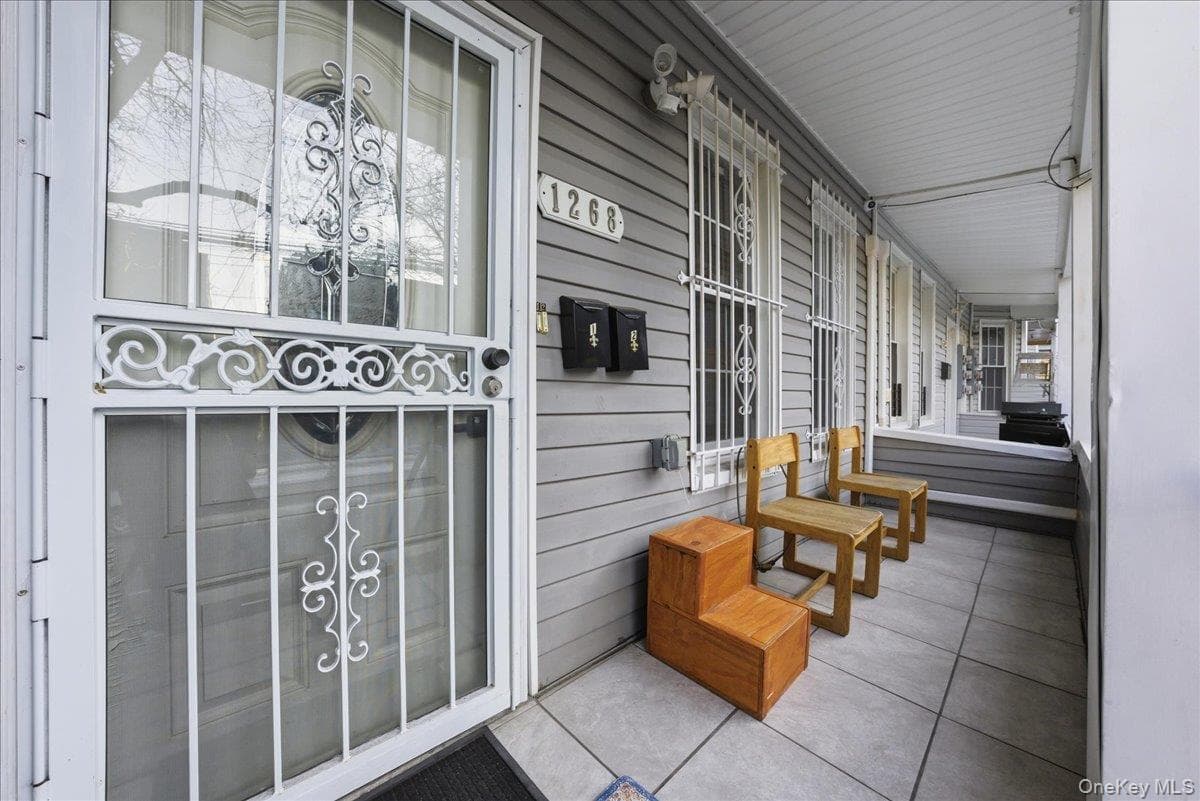 1268 Findlay Avenue thumbnail 4