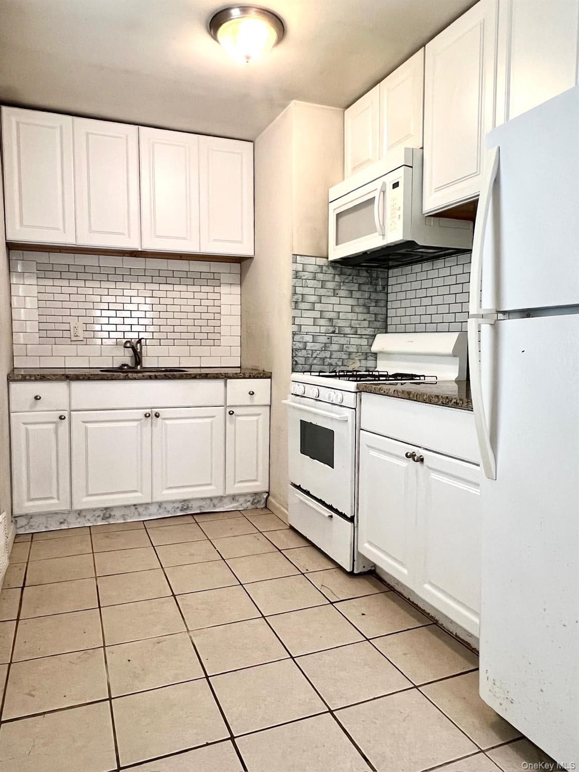 1656 N Thompson Drive thumbnail 3