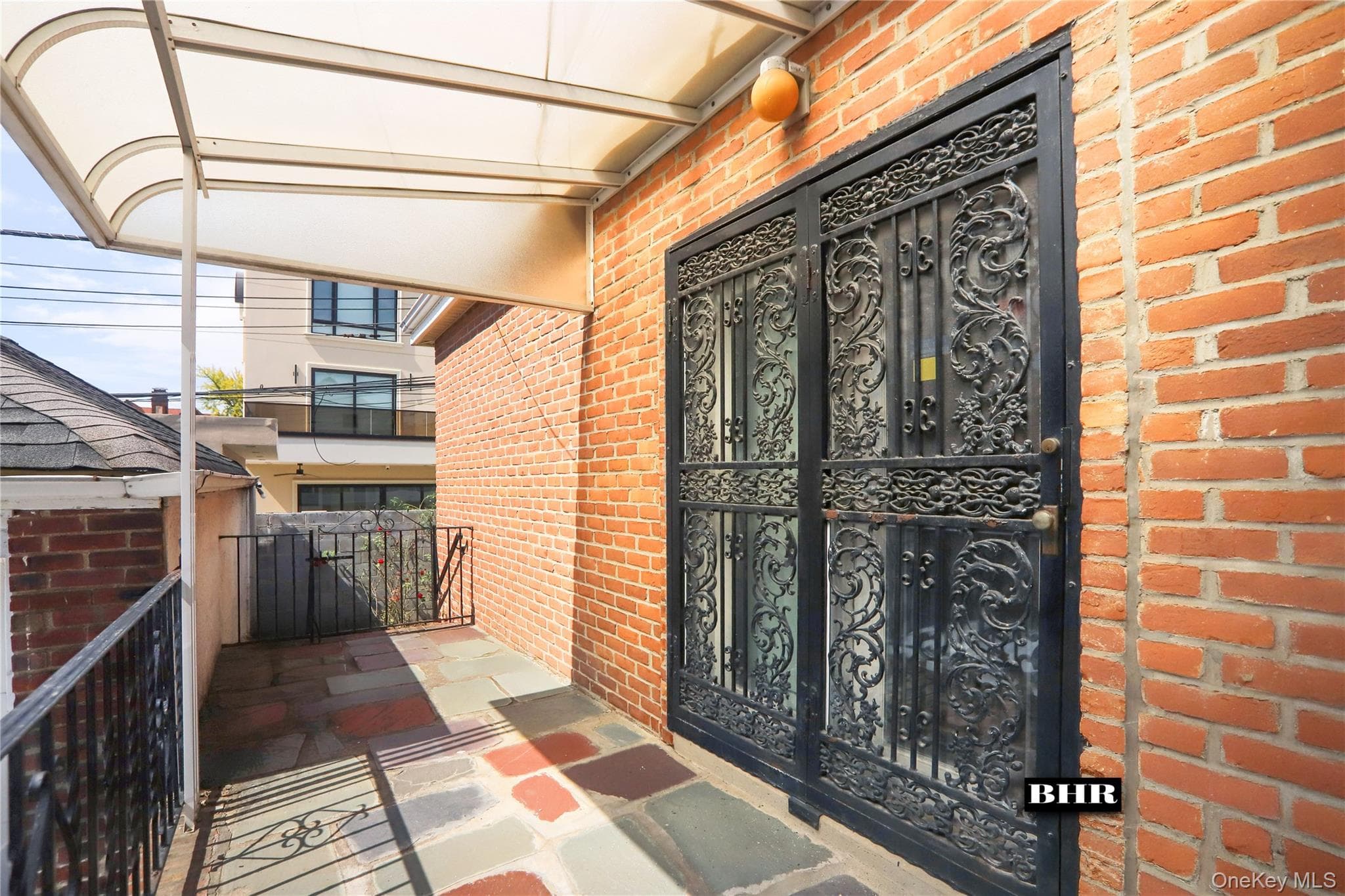 272 Exeter Street thumbnail 18