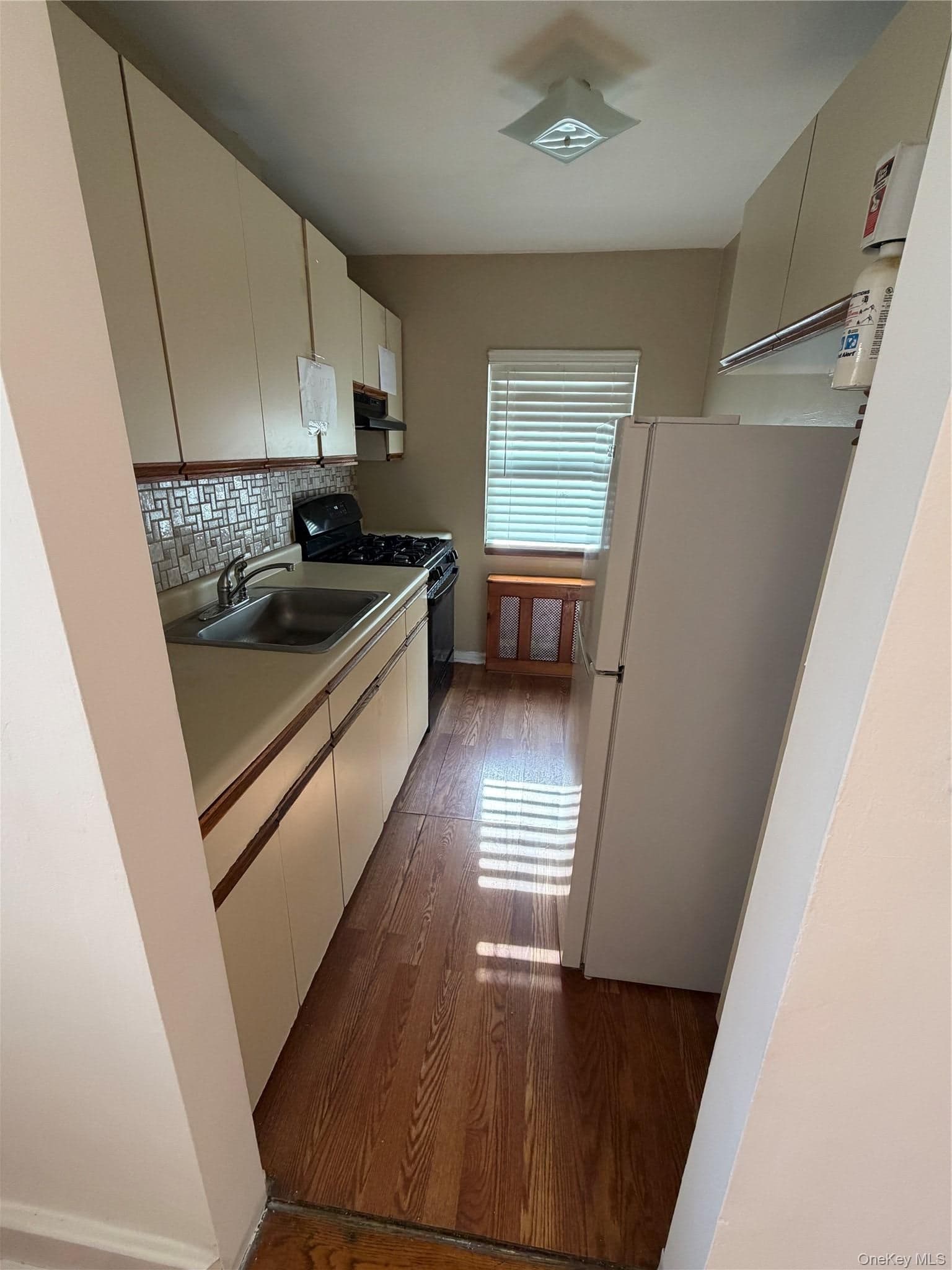 196-61 69th Avenue Unit: 1 thumbnail 3