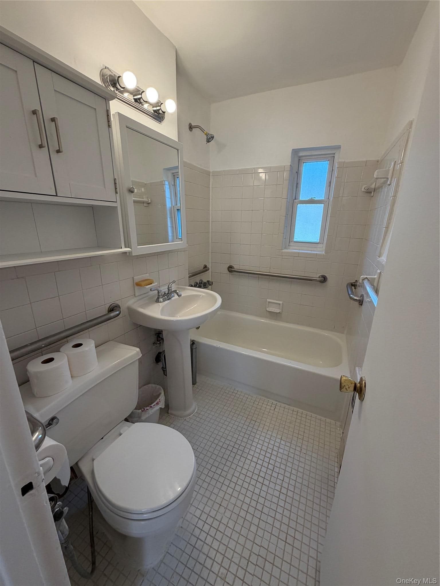 196-61 69th Avenue Unit: 1 thumbnail 5