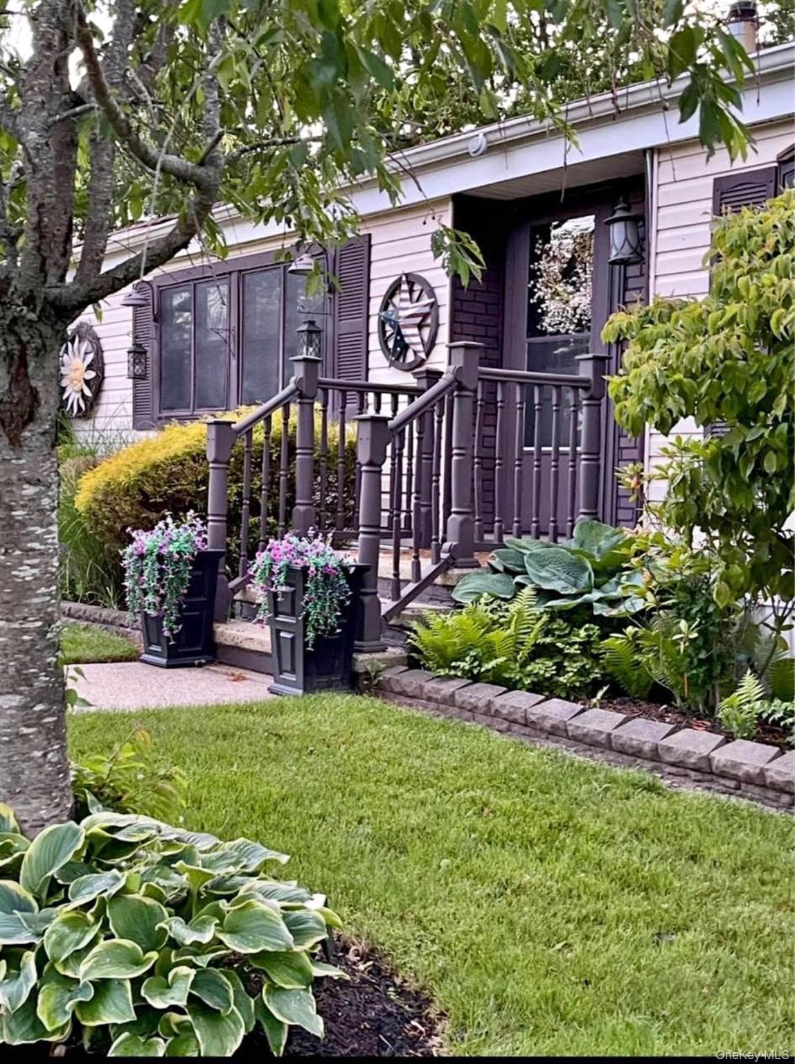 1661 Old Country Road Unit: 383, Riverhead