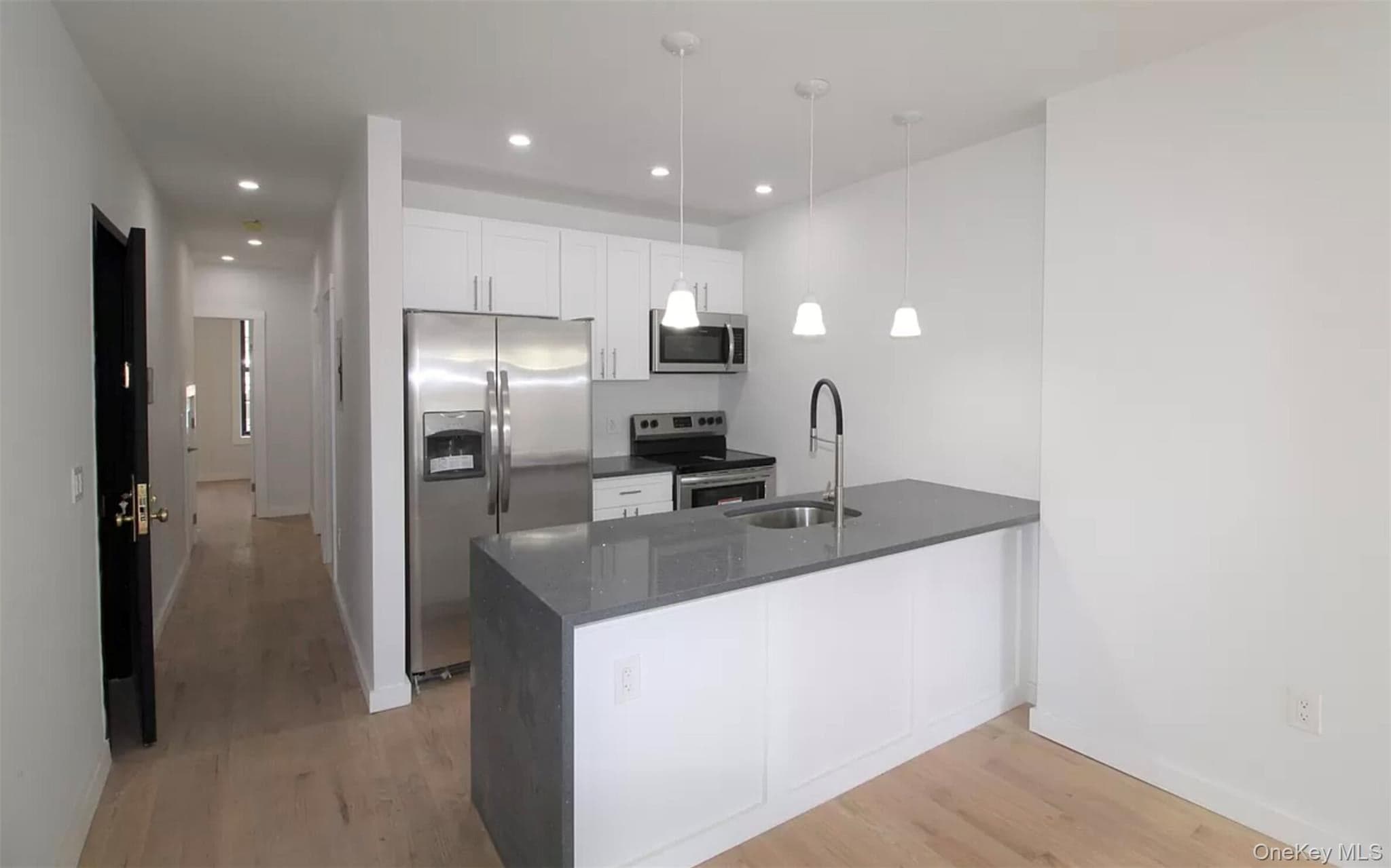 534 Court Street thumbnail 11