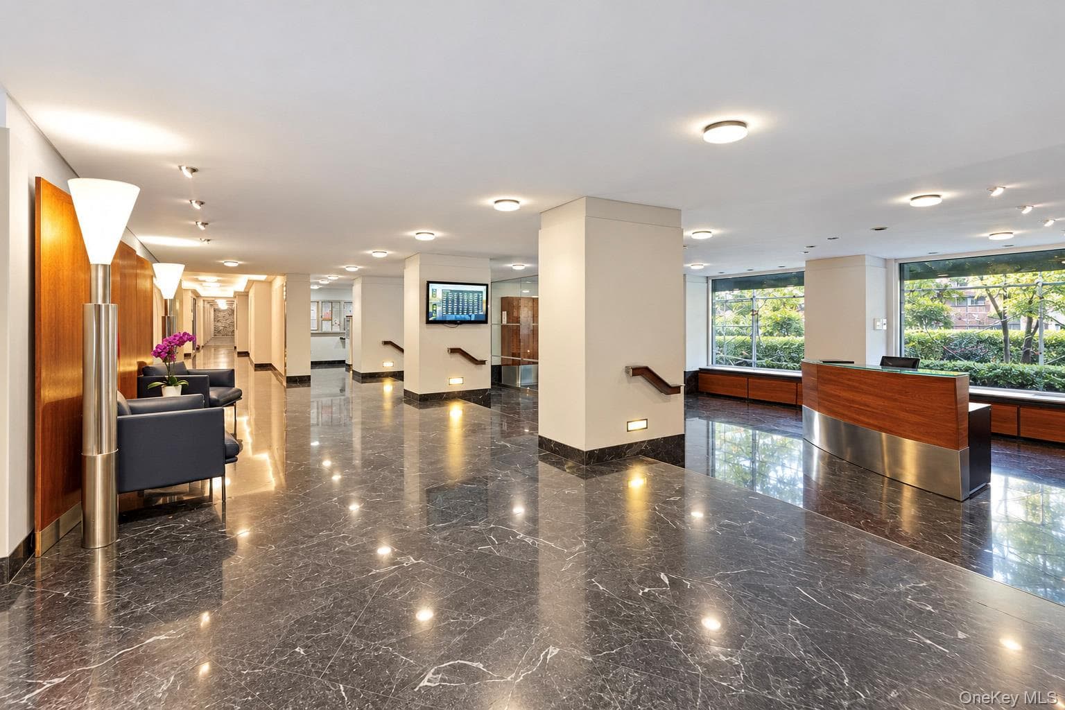 392 Central Park Unit: 2R thumbnail 4