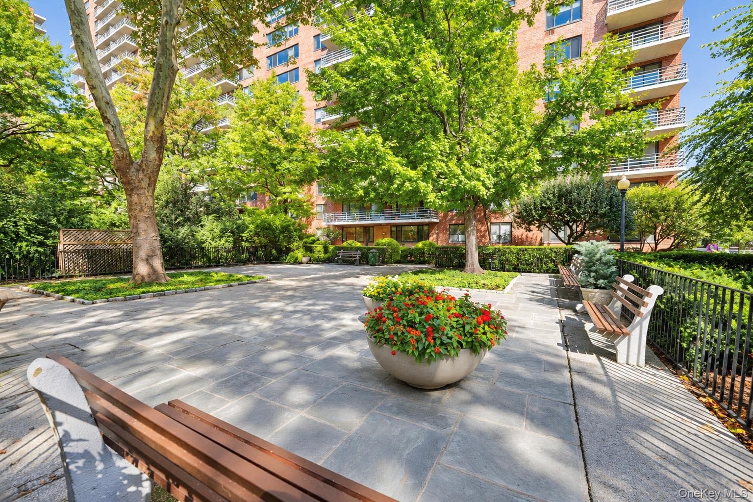392 Central Park Unit: 2R thumbnail 27