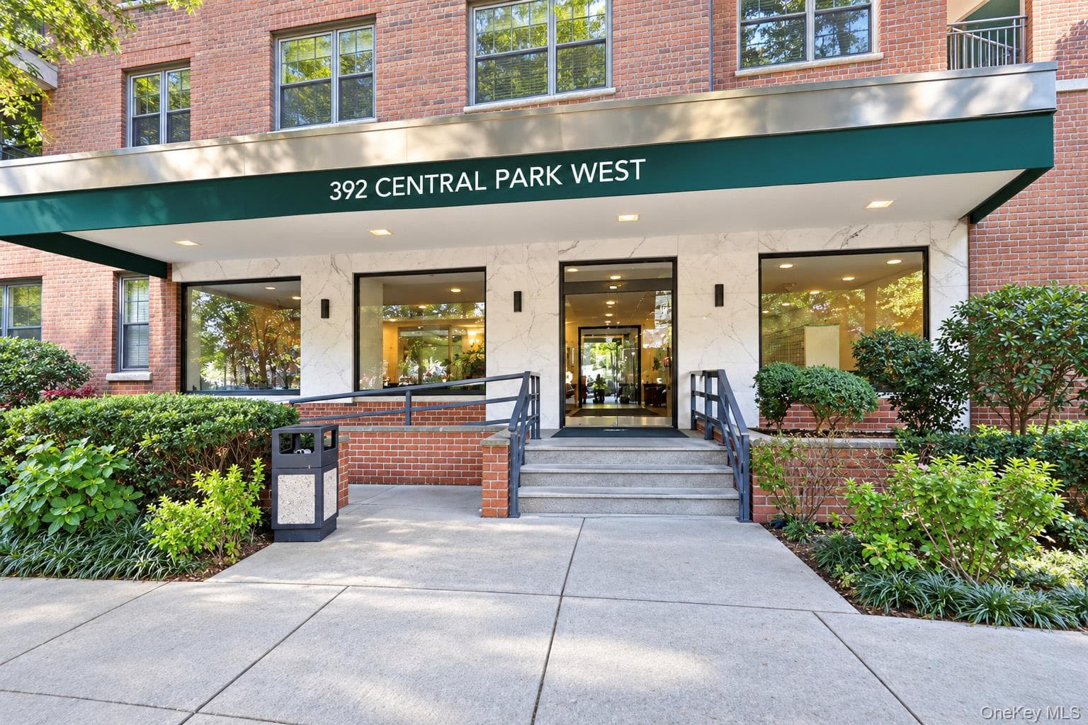 392 Central Park Unit: 2R, New York (manhattan)