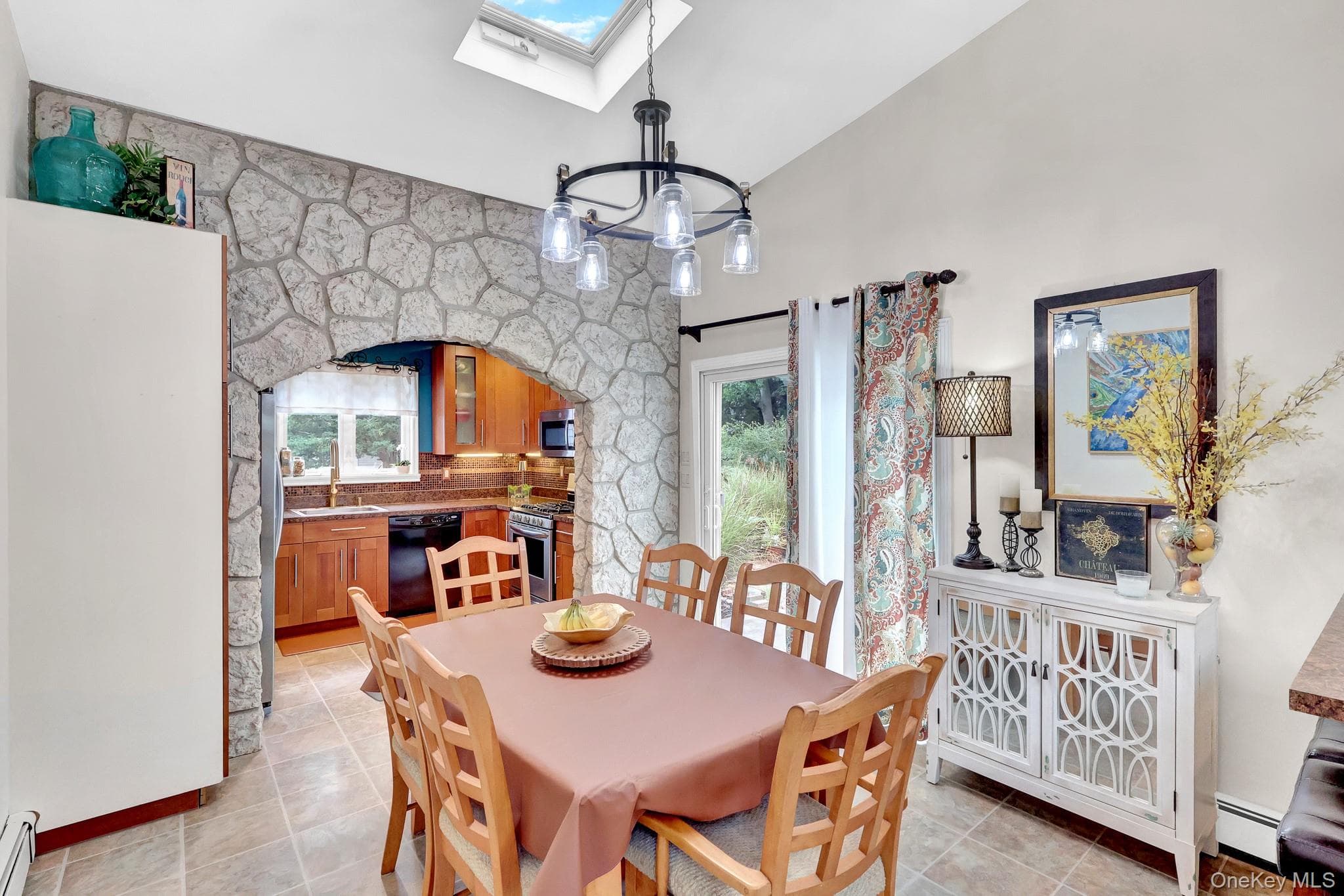 408 Oceanside Street thumbnail 9