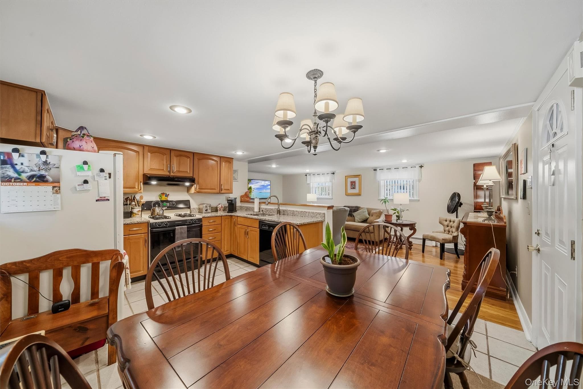 92 Capital Drive thumbnail 25