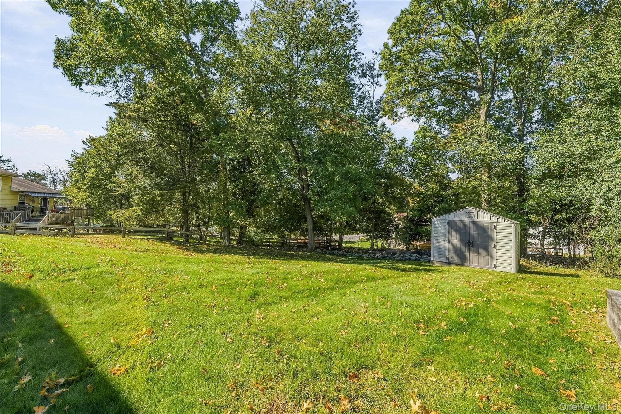 92 Capital Drive thumbnail 32