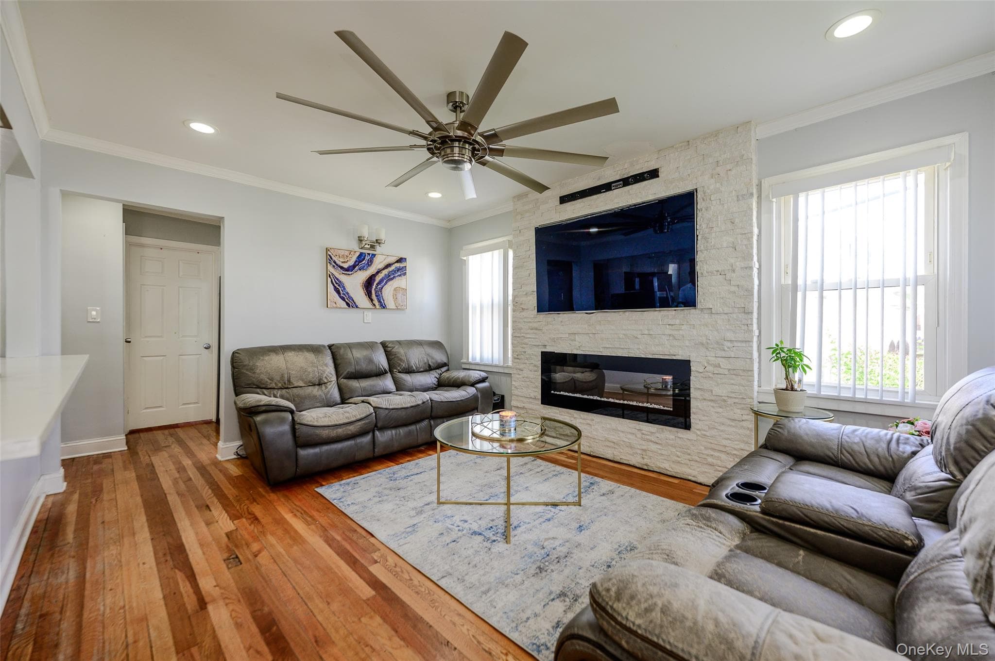 58 N Montgomery Street thumbnail 2