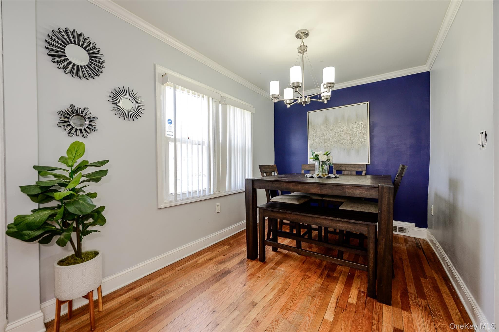 58 N Montgomery Street thumbnail 4