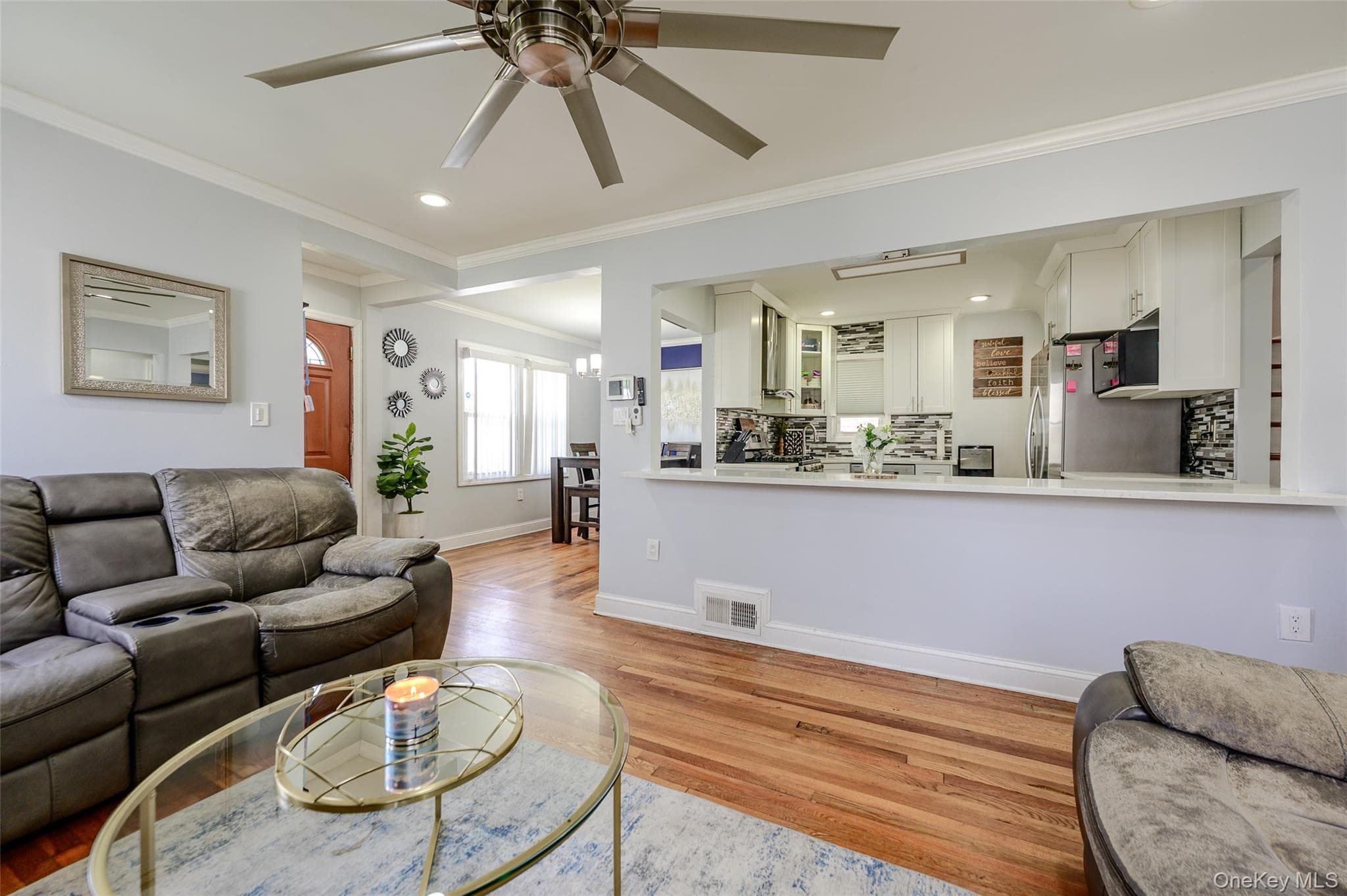 58 N Montgomery Street thumbnail 3