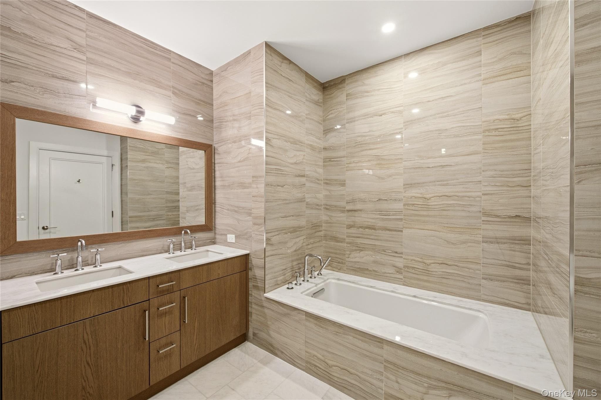 100 Garvies Point Road Unit: 1311 thumbnail 17