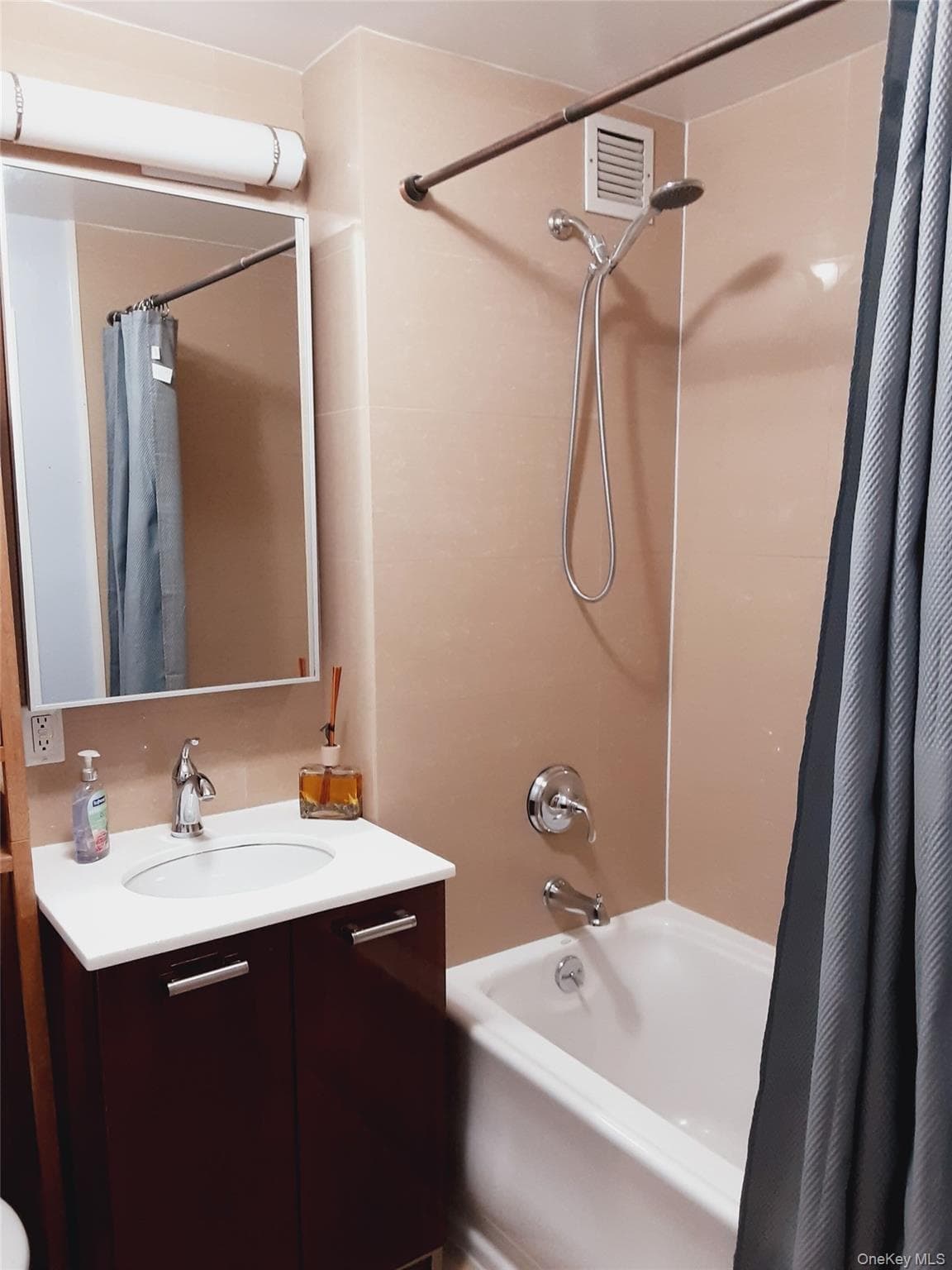 3330 61st Street Unit: 303 thumbnail 17