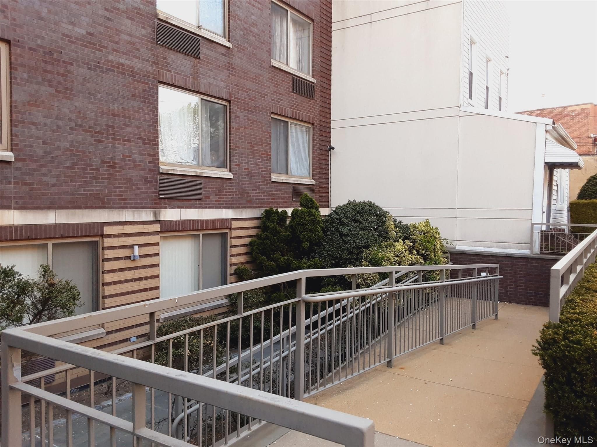 3330 61st Street Unit: 303 thumbnail 28