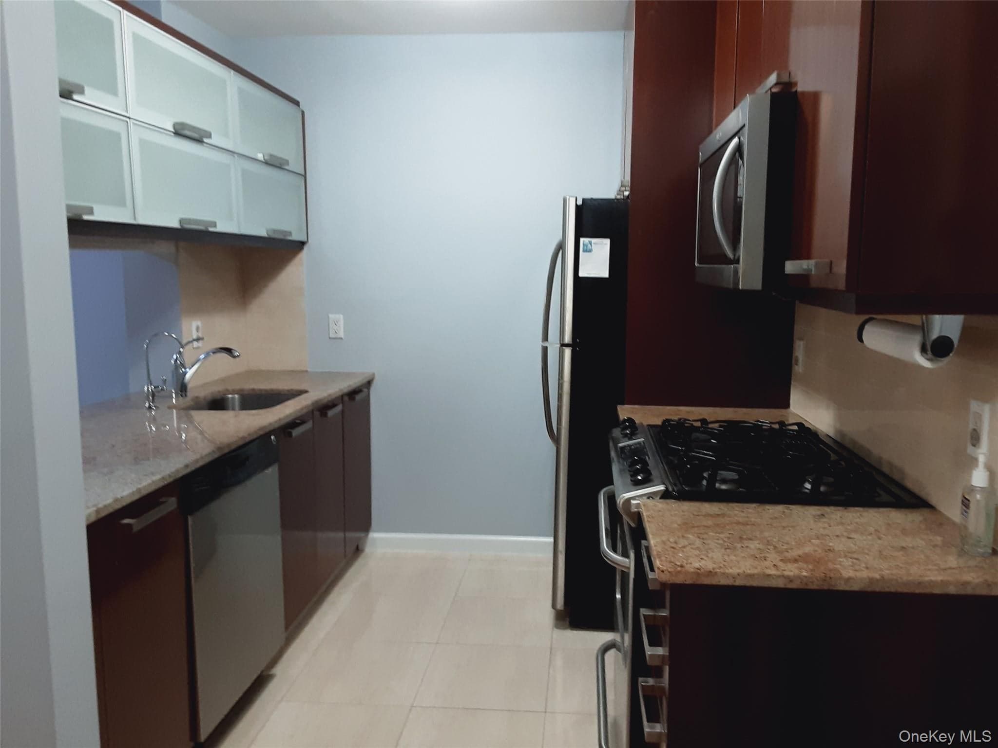 3330 61st Street Unit: 303 thumbnail 8