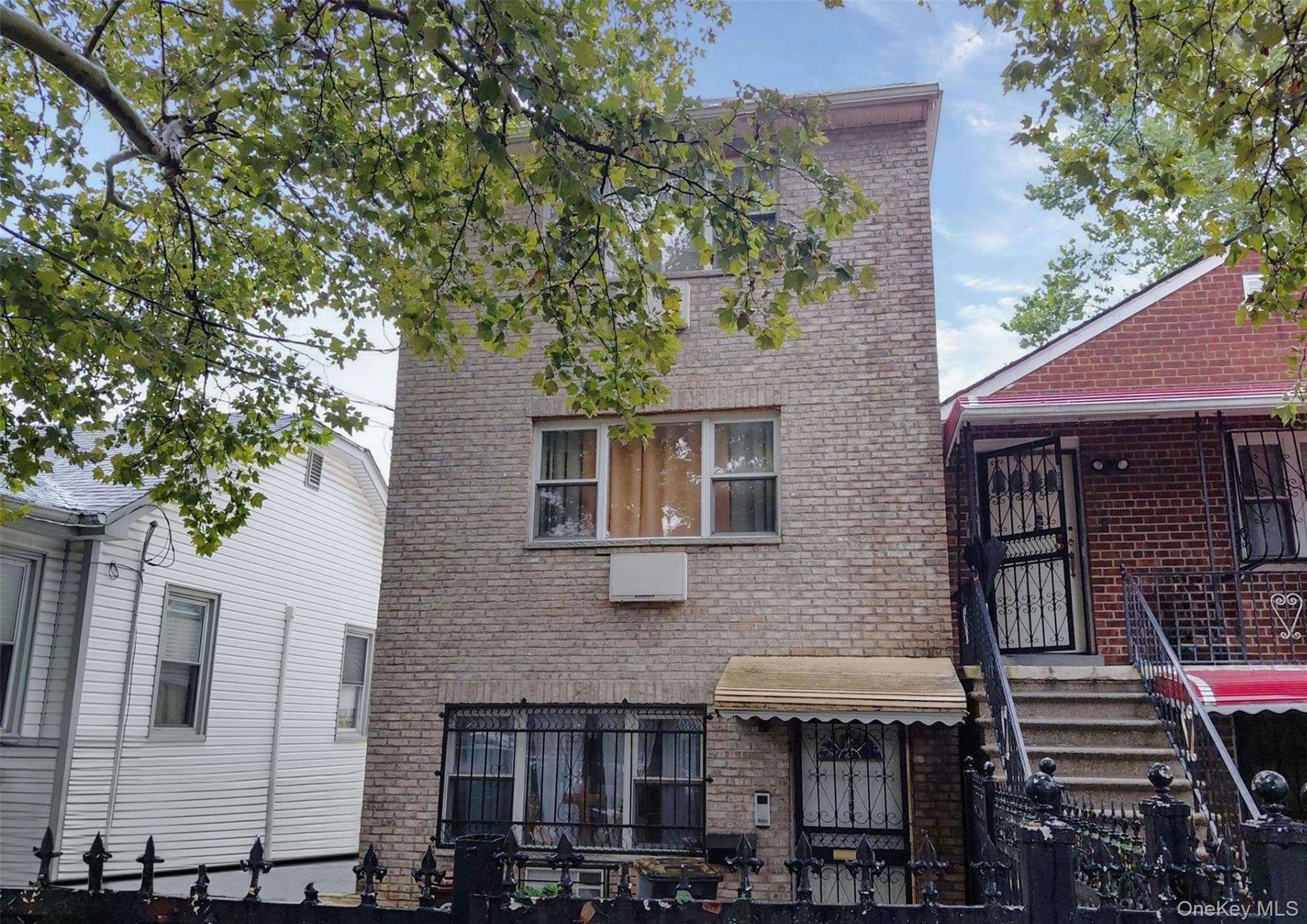 1022 E 232nd Street thumbnail 2