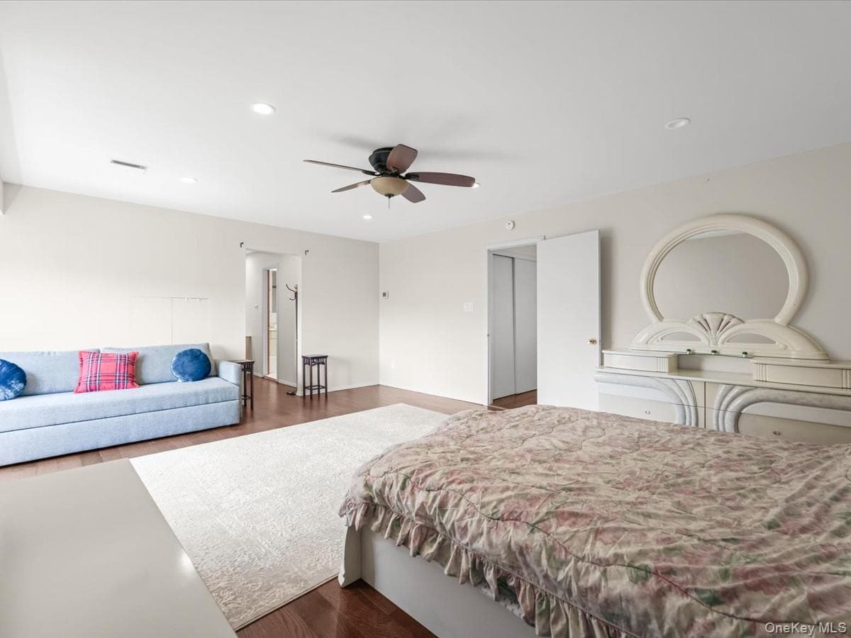 34 Windsor Gate Drive thumbnail 15