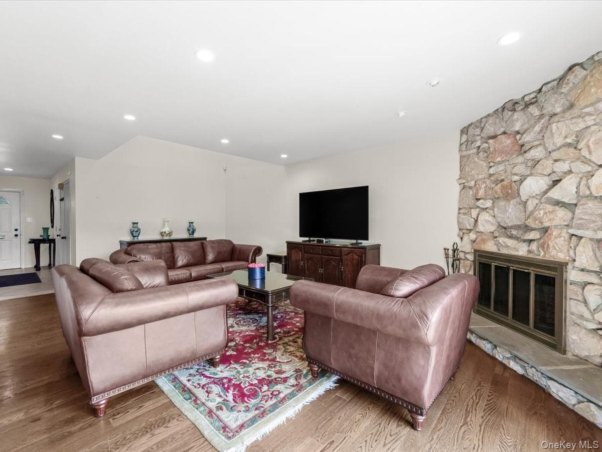 34 Windsor Gate Drive thumbnail 6