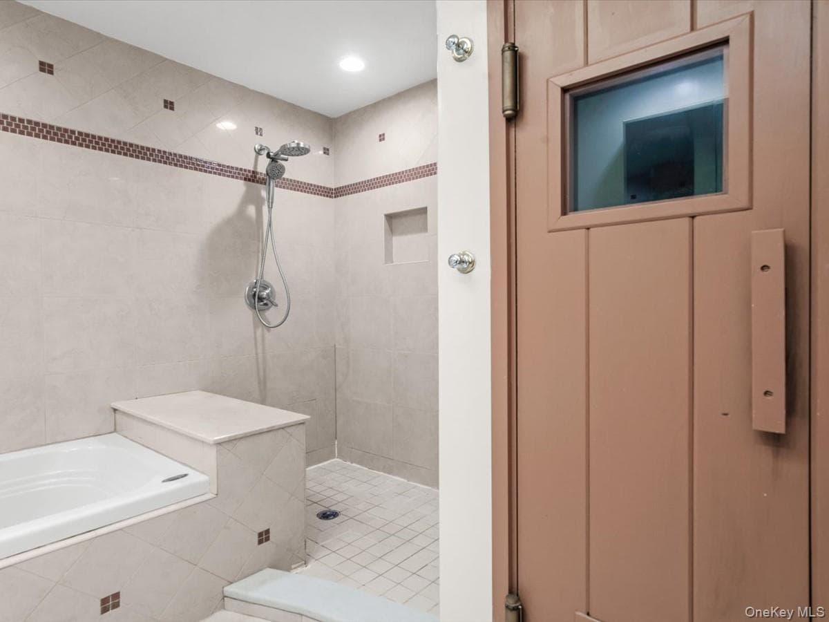 34 Windsor Gate Drive thumbnail 18