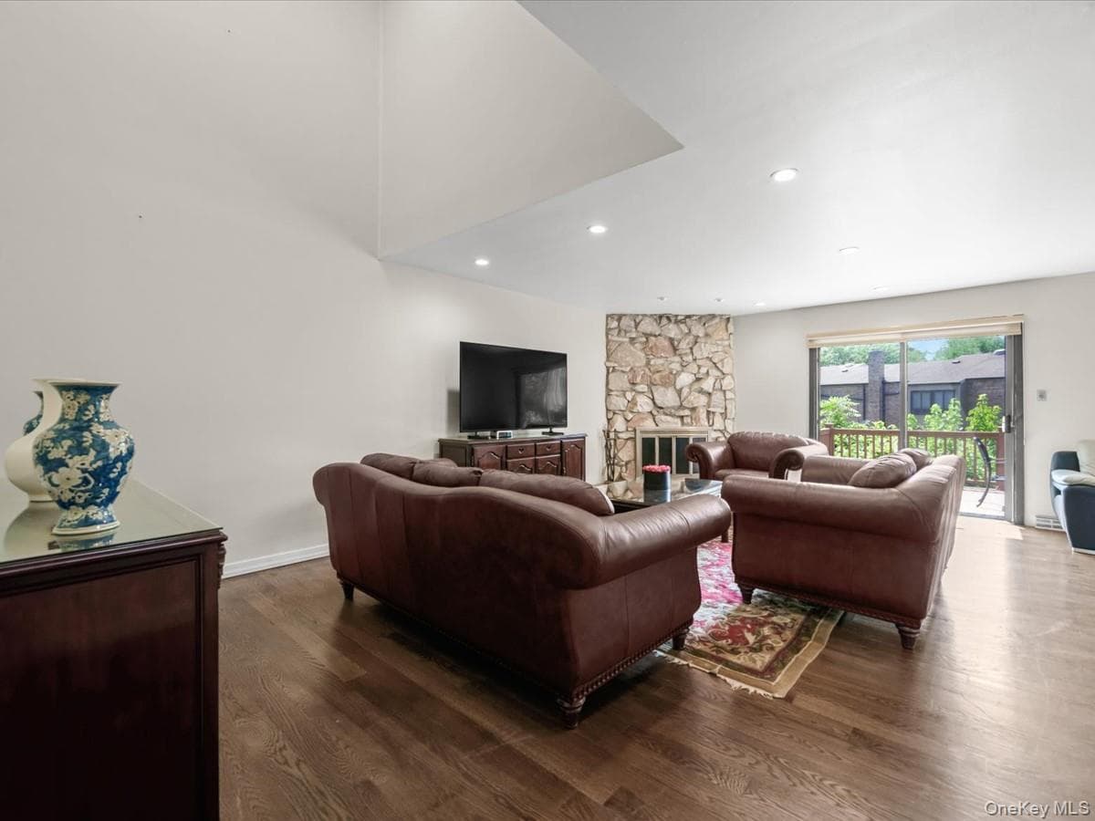 34 Windsor Gate Drive thumbnail 5