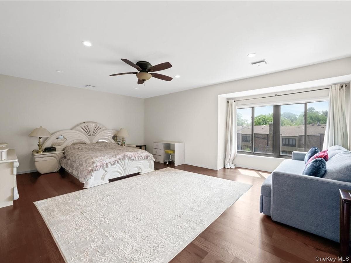 34 Windsor Gate Drive thumbnail 14