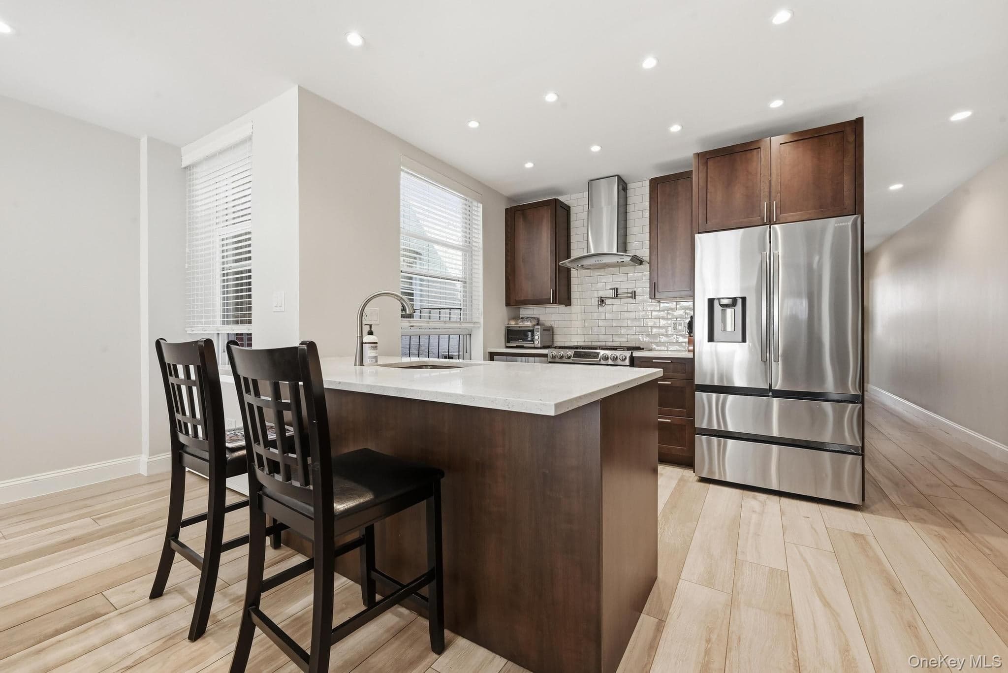 2395 E 3rd Street thumbnail 10