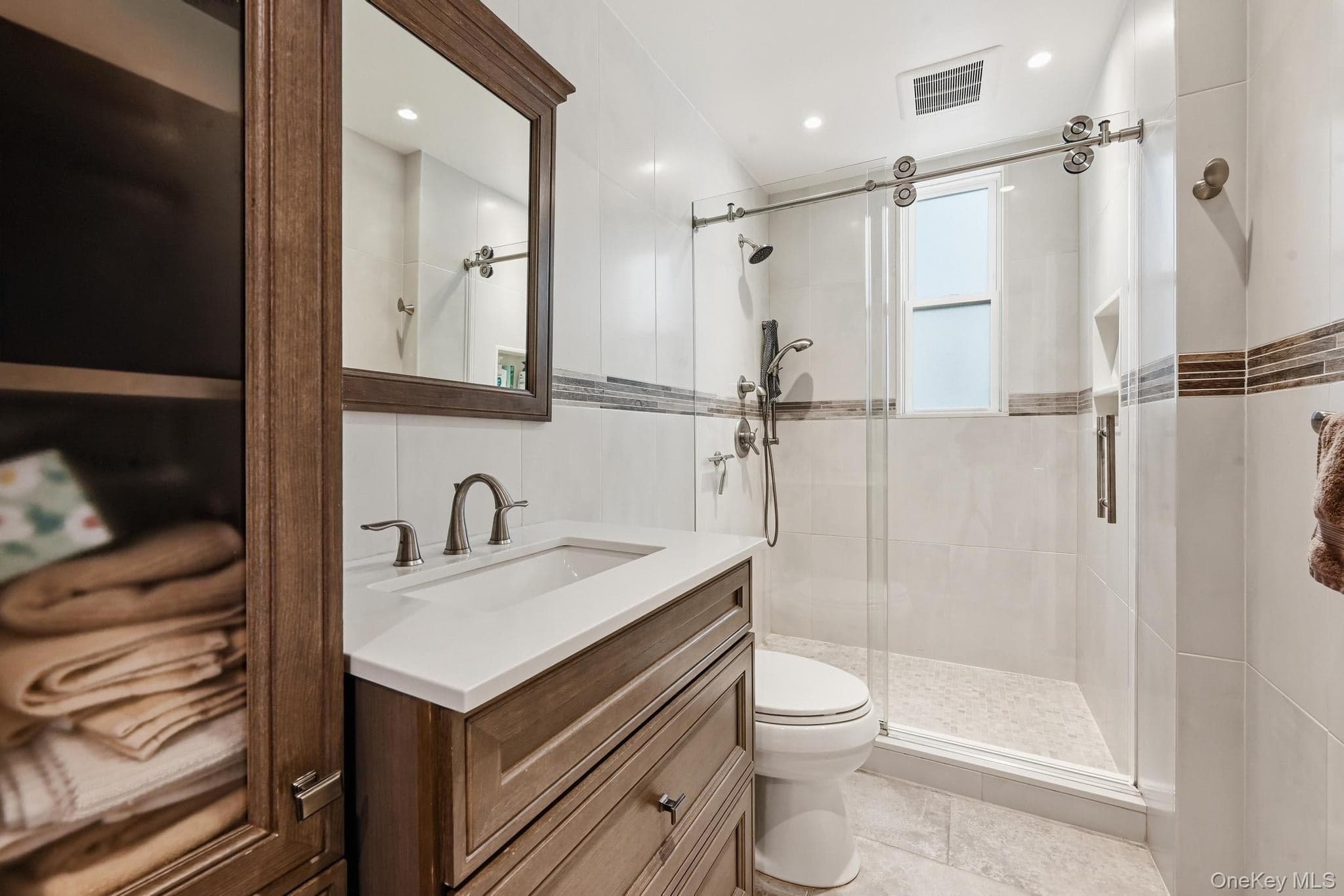 2395 E 3rd Street thumbnail 12