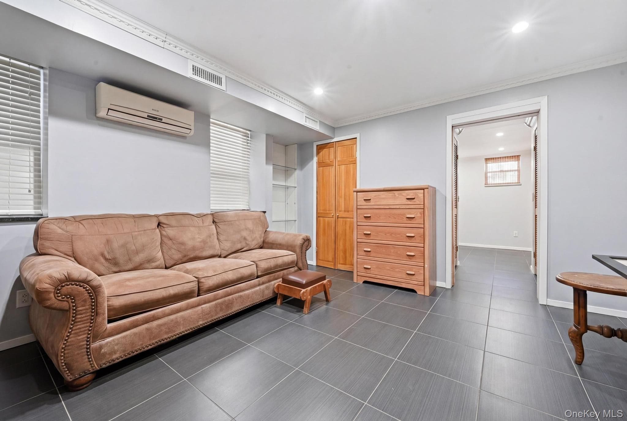 2395 E 3rd Street thumbnail 17