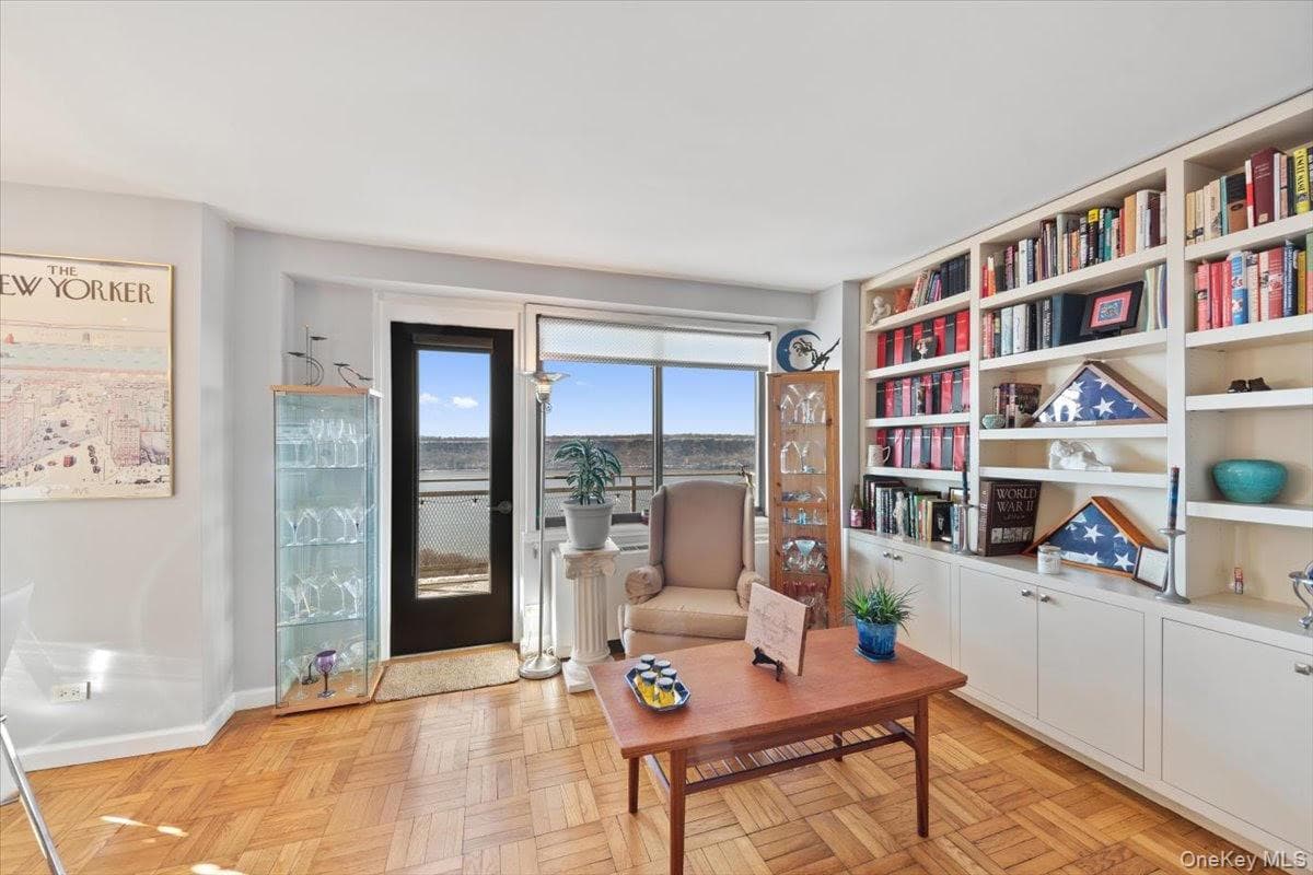 3671 Hudson Manor Terrace Unit: 14L thumbnail 4