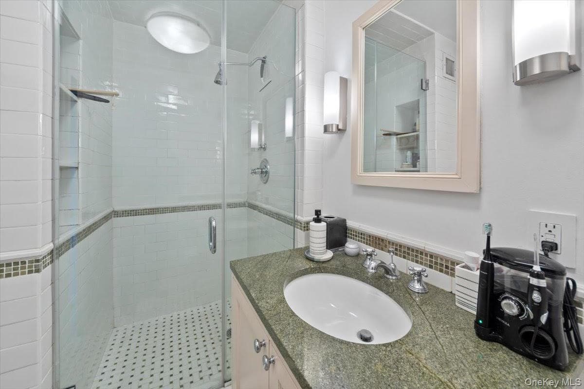 3671 Hudson Manor Terrace Unit: 14L thumbnail 22