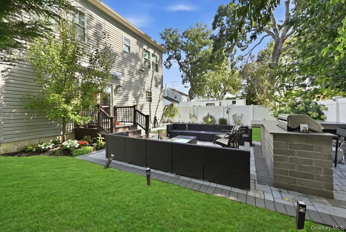 136 Oak Street thumbnail 31