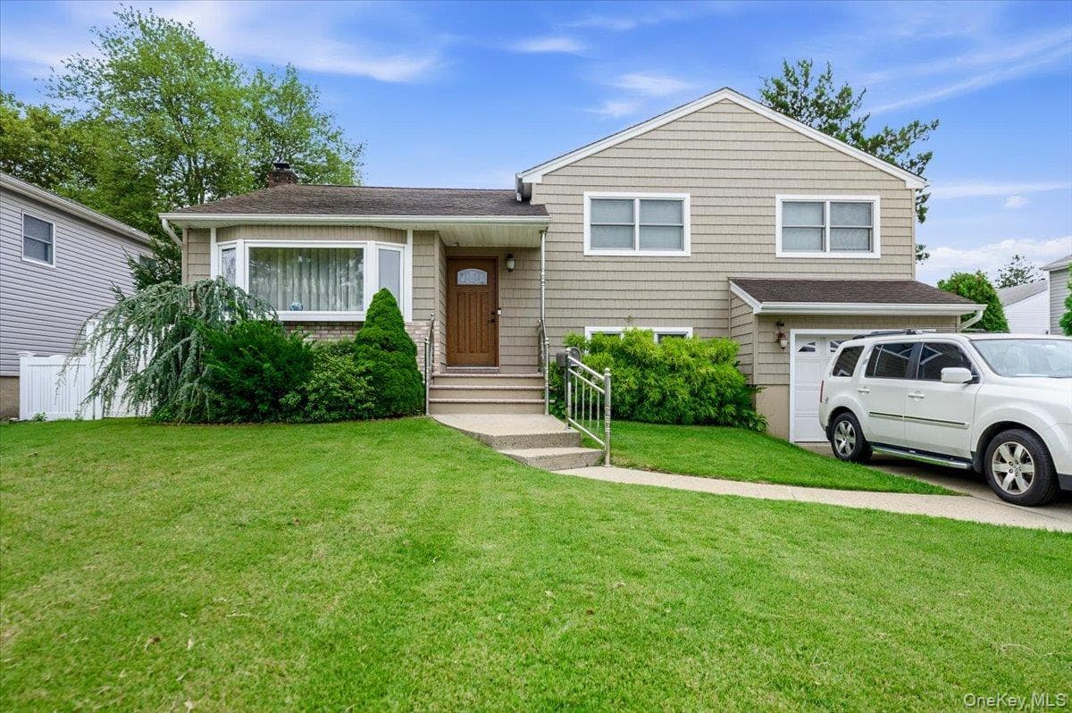 2664 Grayson Drive photo 1