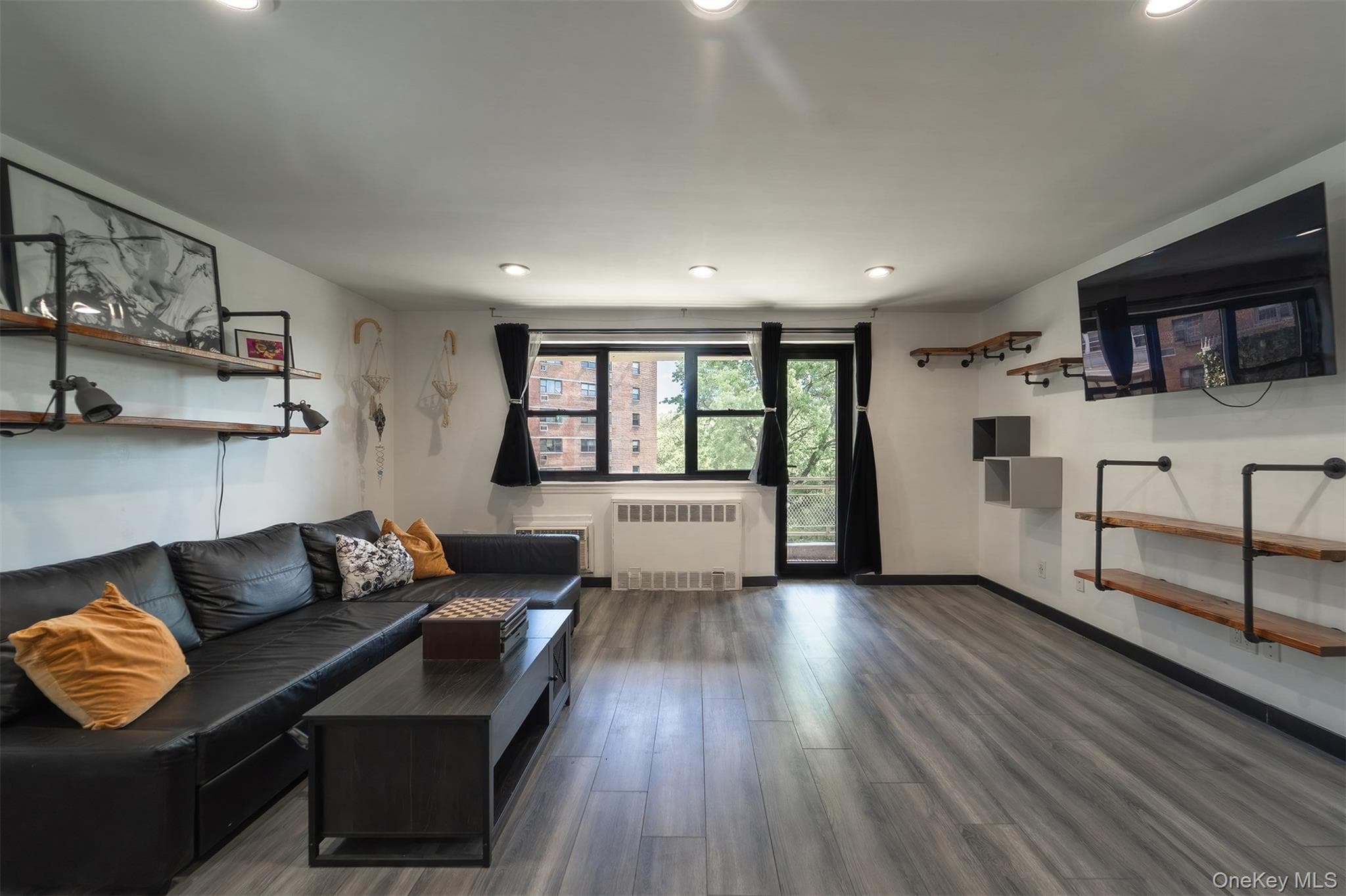 88-29 155th Avenue Unit: 3F thumbnail 3