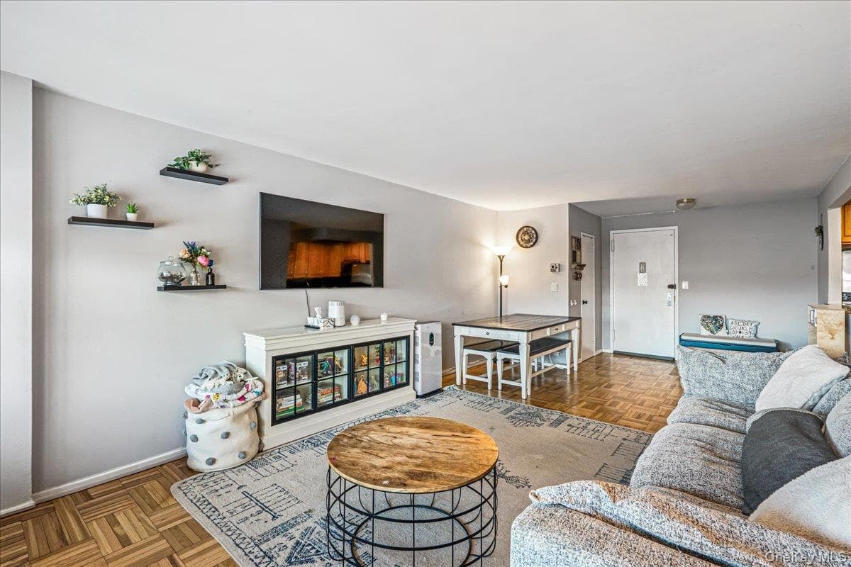 17-85 215th Street Unit: 1P photo 1