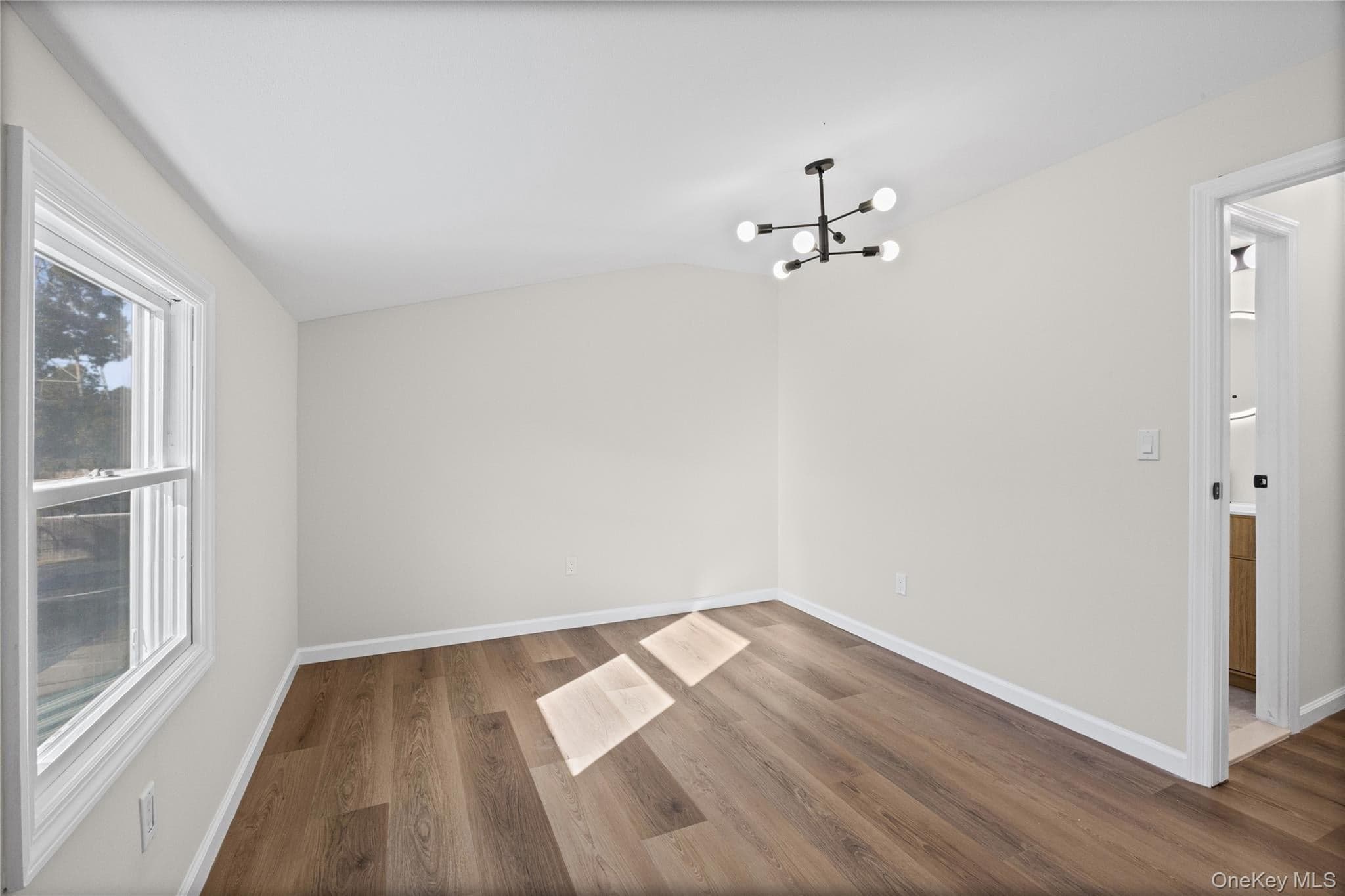 163 Avondale Drive thumbnail 9