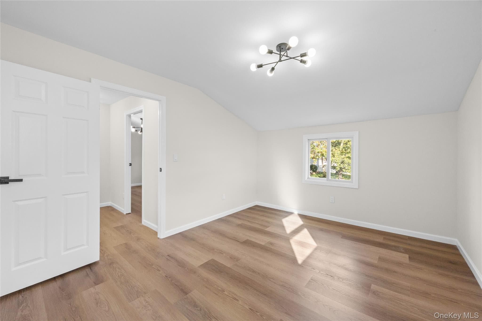 163 Avondale Drive thumbnail 22
