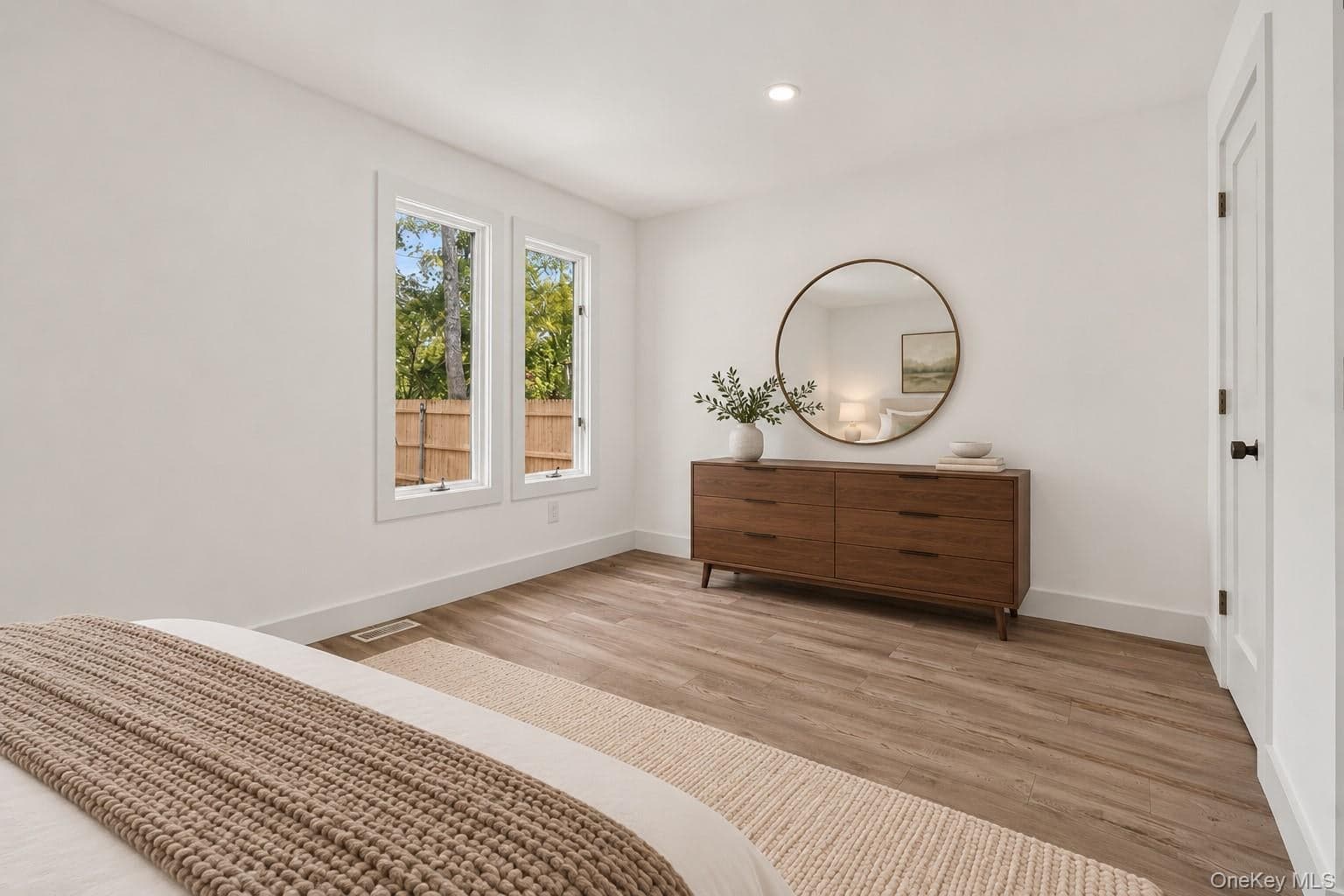 34 Pinelawn Avenue thumbnail 28