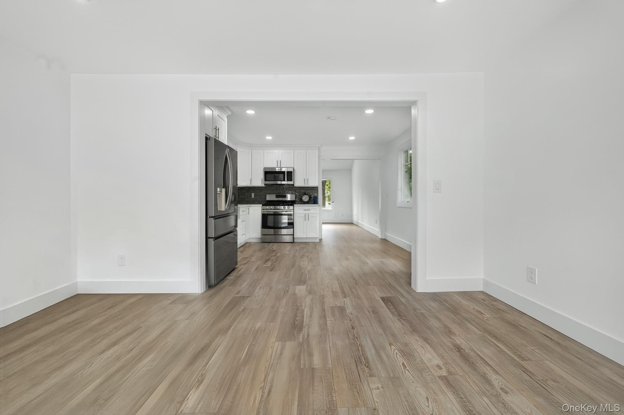 34 Pinelawn Avenue thumbnail 15