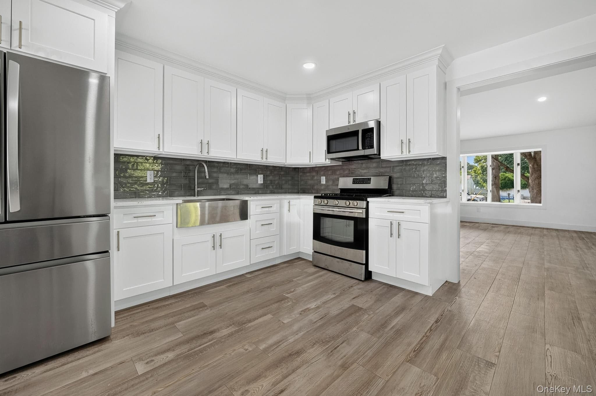 34 Pinelawn Avenue thumbnail 13