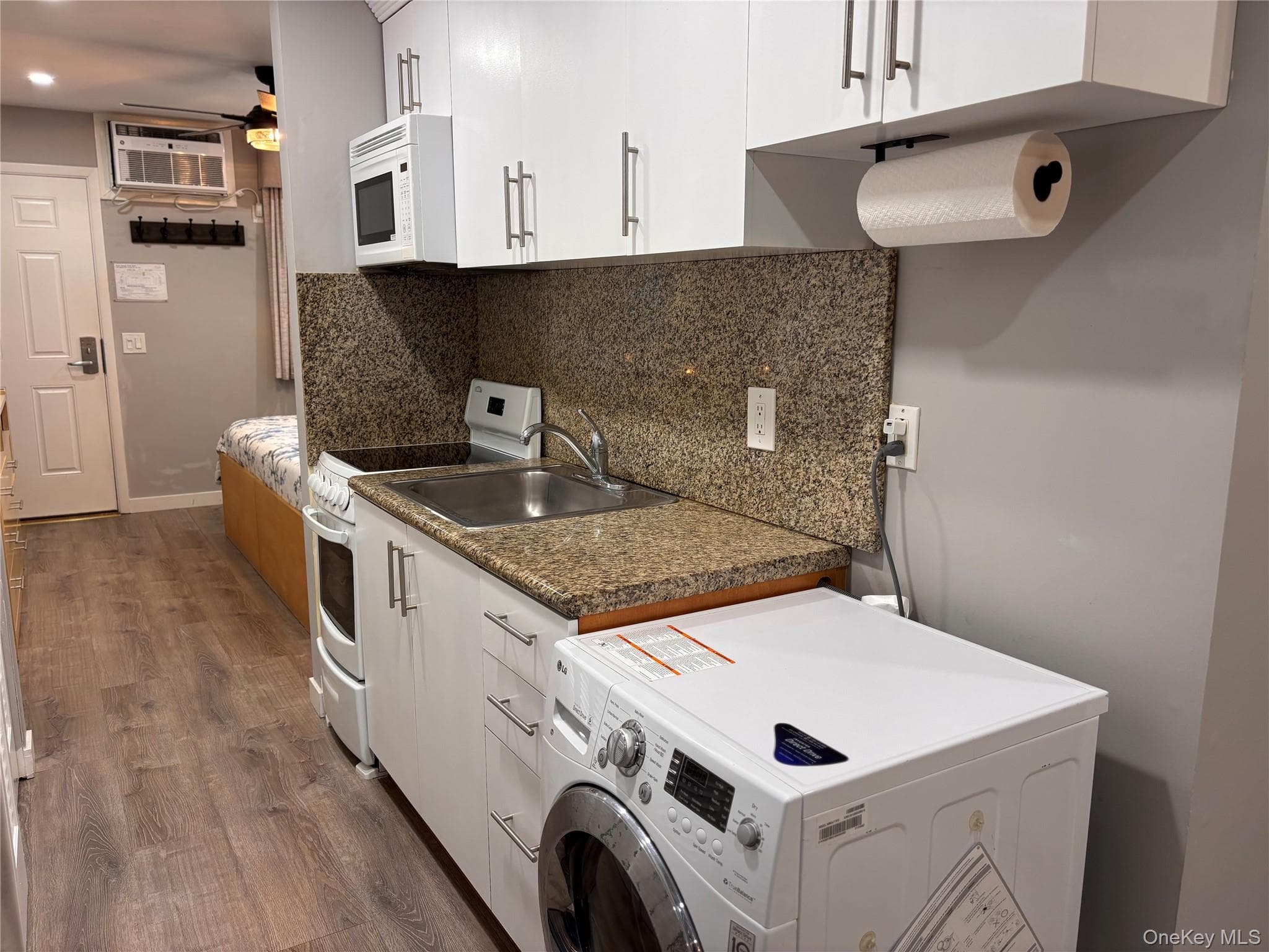 131 S Emerson Avenue Unit: 224 thumbnail 4