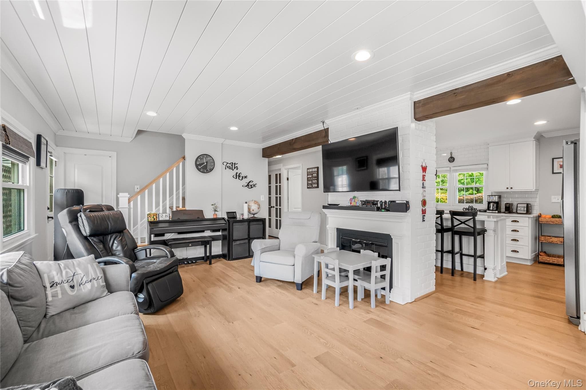 93 Duckpond Drive thumbnail 9