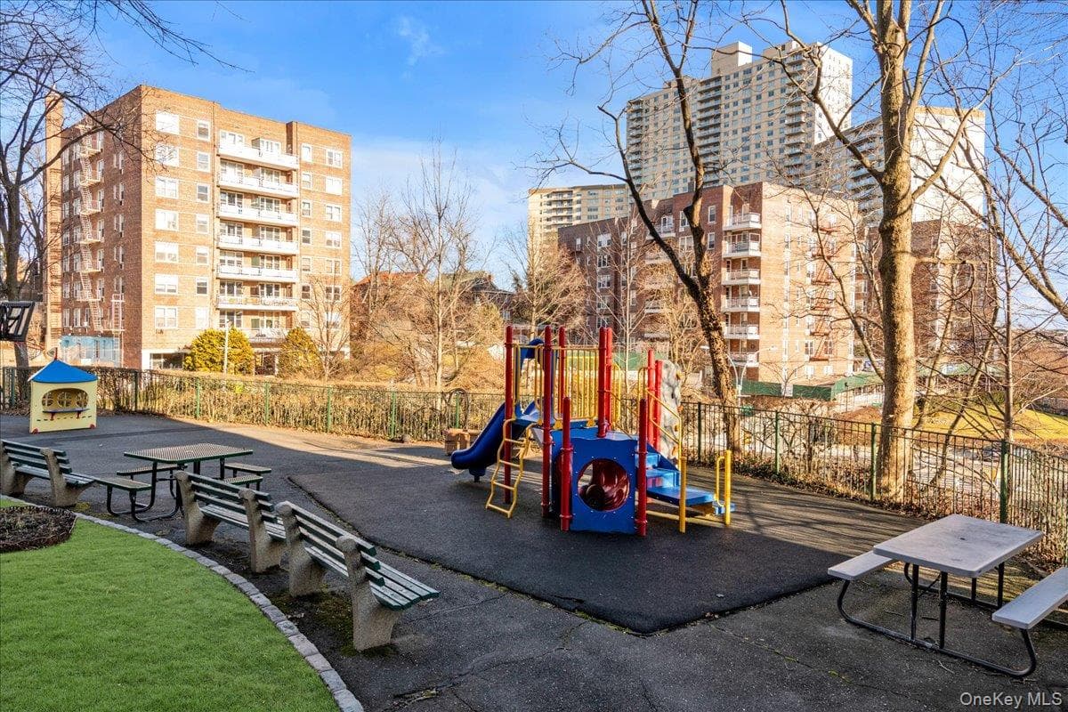 80 Knolls Crescent Unit: 8M thumbnail 9
