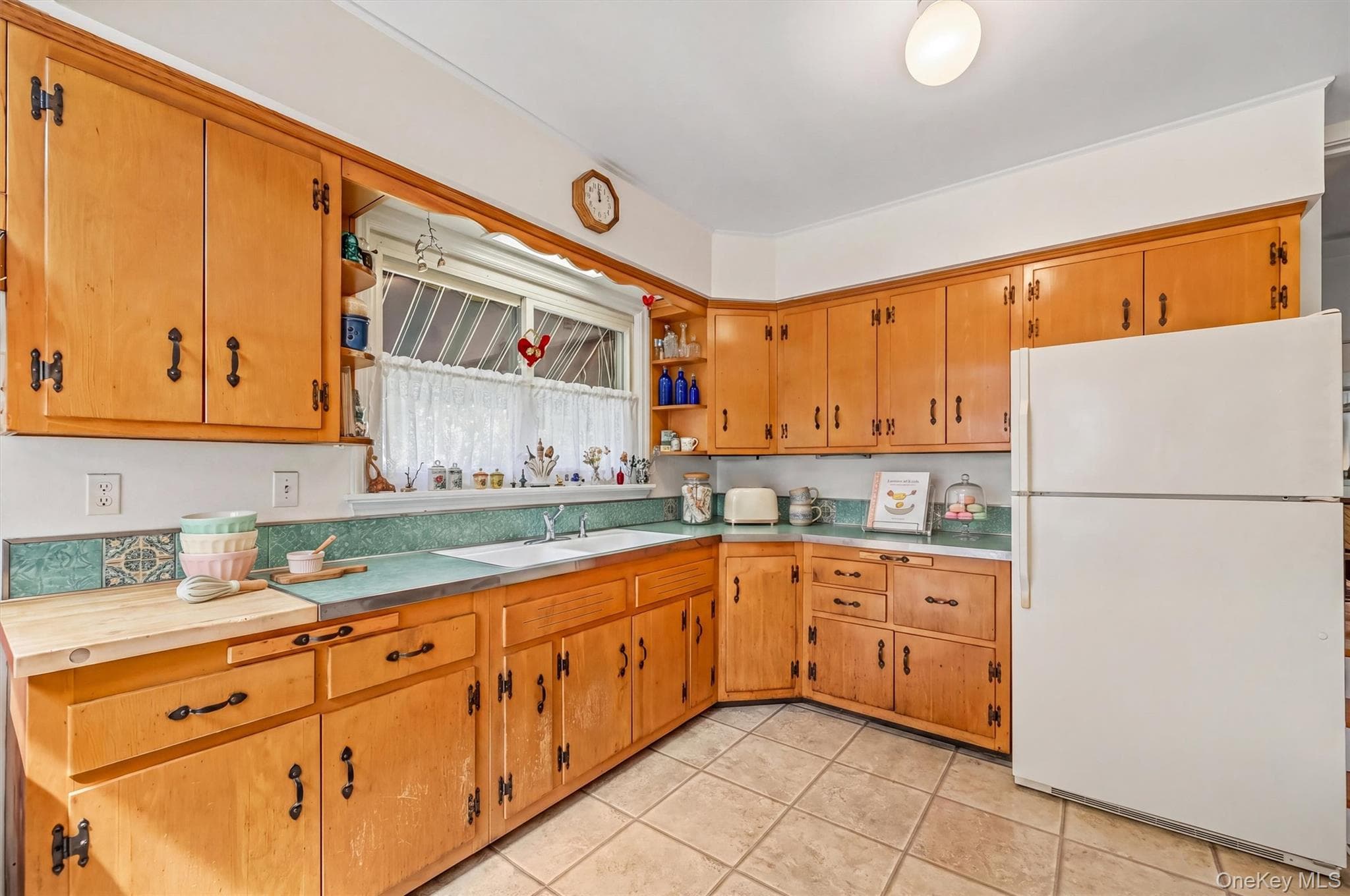 61 E Maple Avenue thumbnail 23
