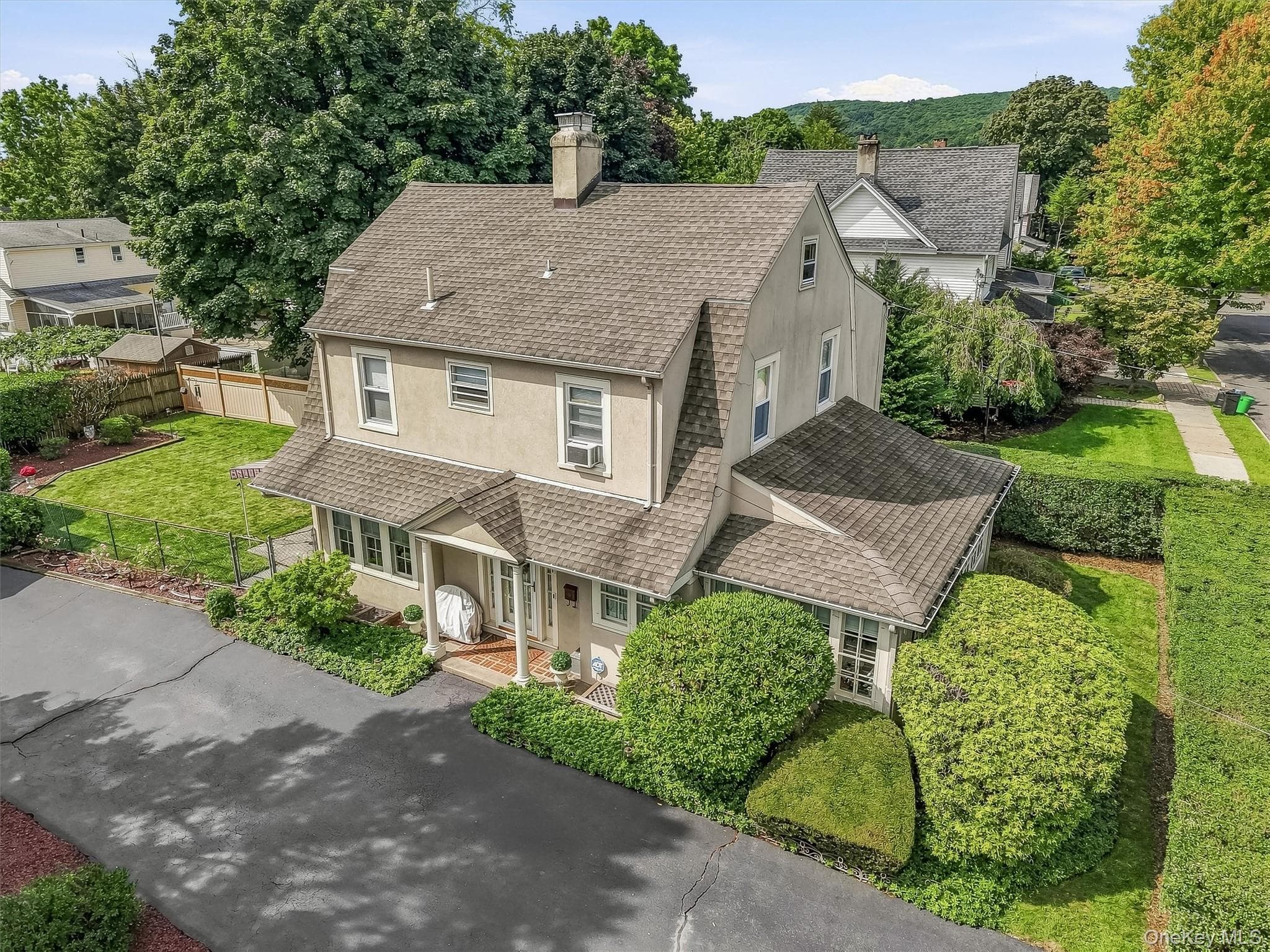 61 E Maple Avenue thumbnail 3