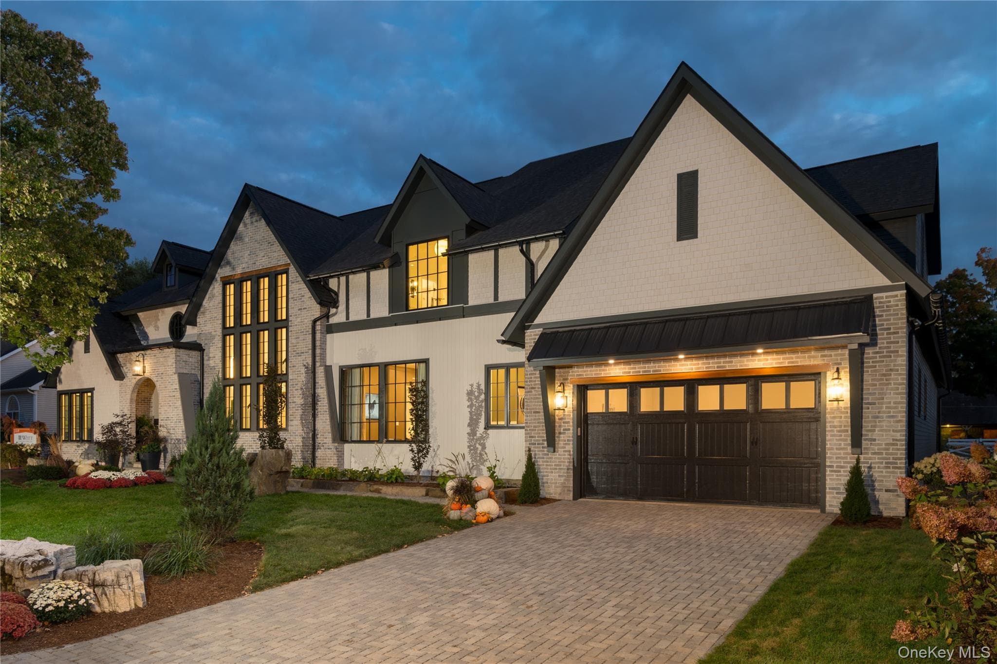 4 Autumn Lane, Call Listing Agent